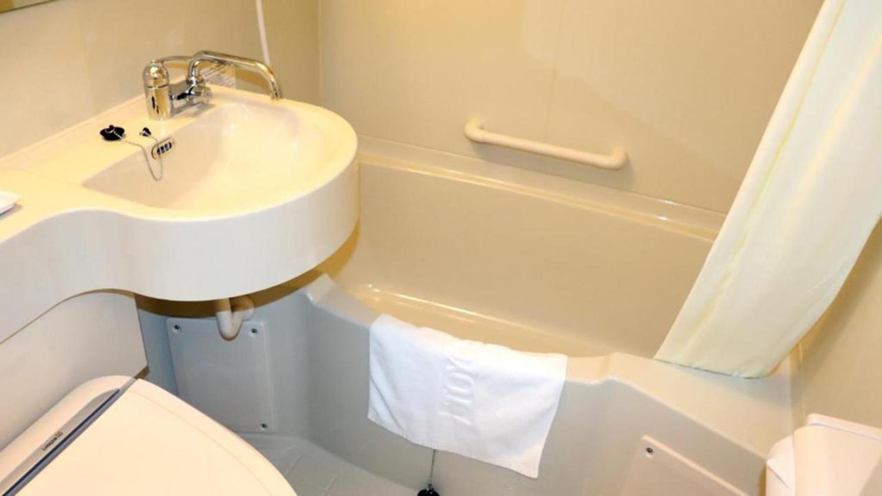 Toyoko Inn Hiroshima-Eki Stadium Mae Zewnętrze zdjęcie